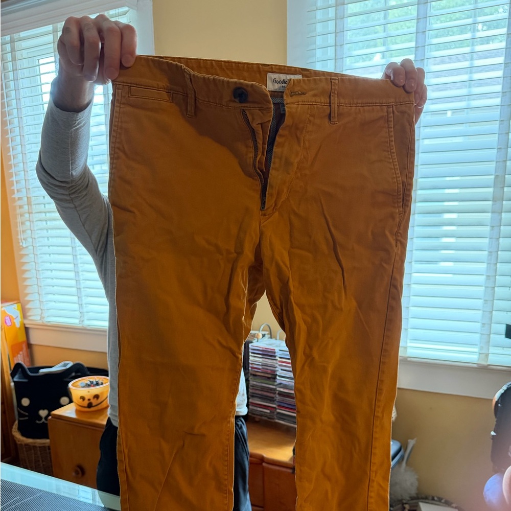 Men’s slim fit chinos